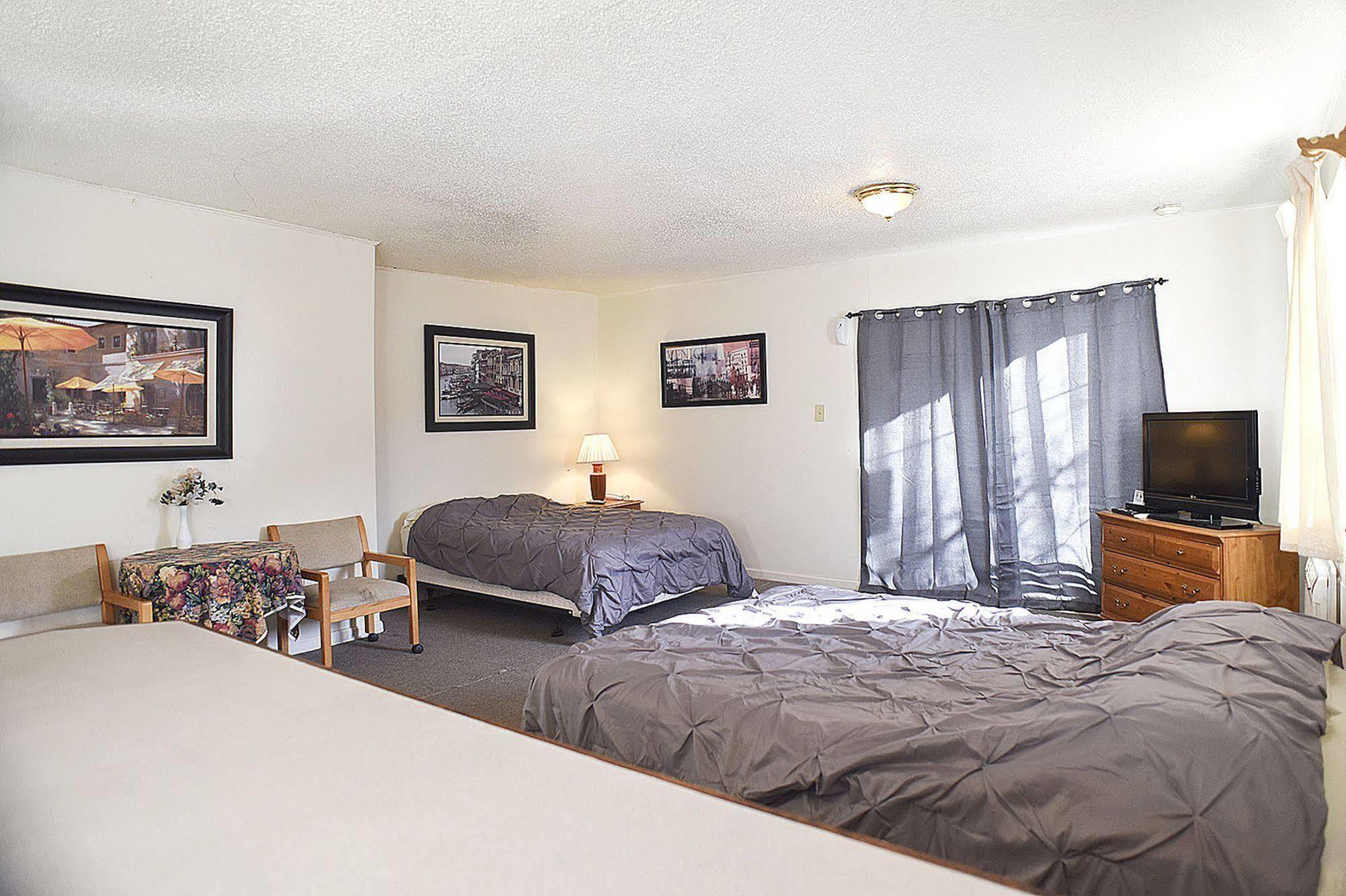 H&H Motor Lodge Idaho Springs Buitenkant foto