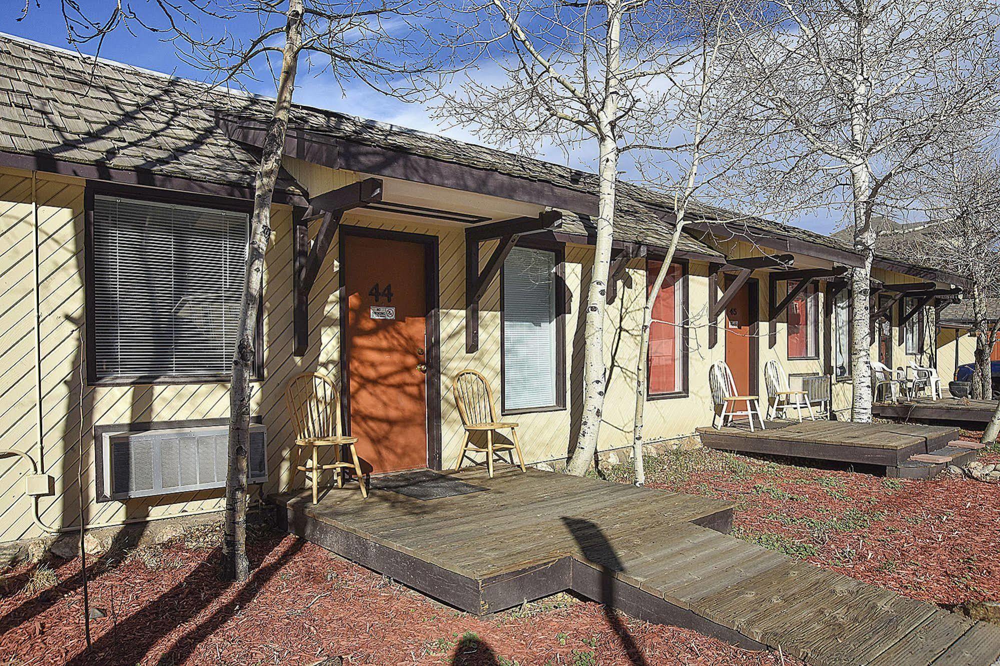 H&H Motor Lodge Idaho Springs Buitenkant foto